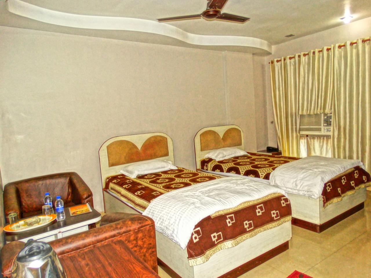 Hotel Garv Residencia Gaya Exterior photo