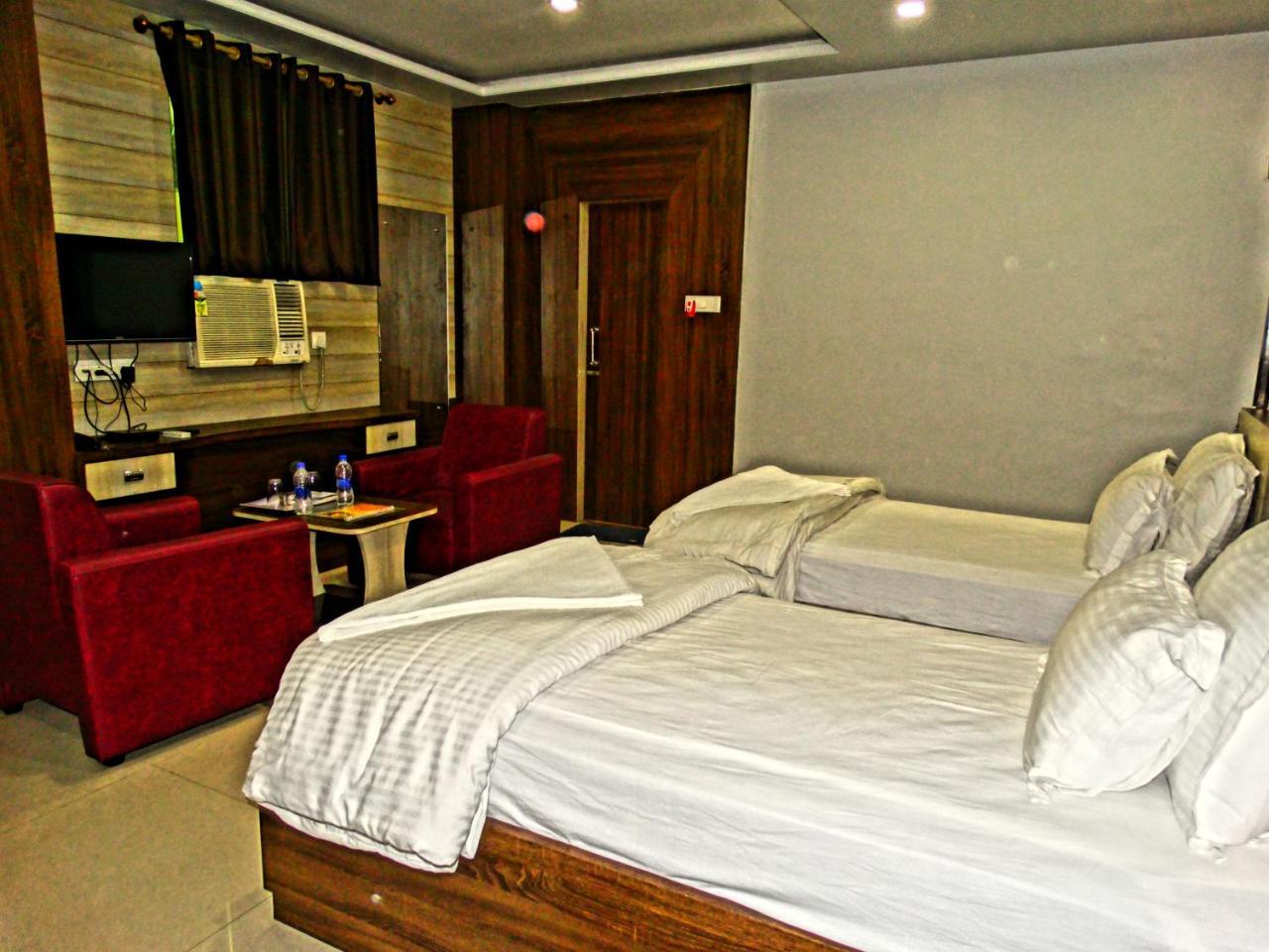 Hotel Garv Residencia Gaya Exterior photo